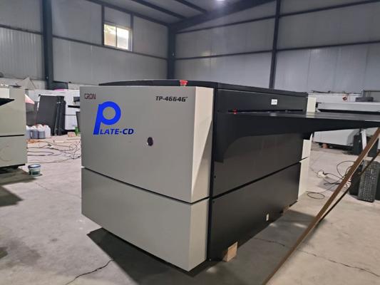 Spessore lastra: 0,15 - 0,3 mm. Apparecchiatura Computer to Plate integrata con processore Huq SHANGZUN, progettata per la produzione di lastre.