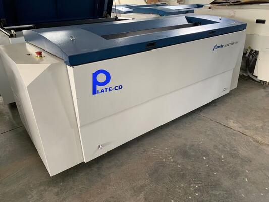 Macchina per la stampa di lastre CTCP personalizzabile Macchina UV semiautomatica dotata di un design di funzionamento facile da usare