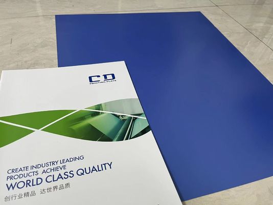 Placca CTP termica blu con tempo di sviluppo di 25-30 secondi e fonte luminosa sensibile a 830 nm per stampa ad alta precisione