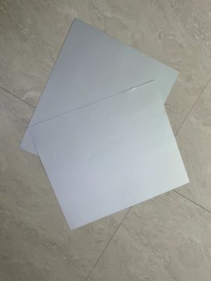 Piastra di stampa CTP senza processo con 100.000-200.000 impressioni e 20 mesi di validità in bianco grigiastro